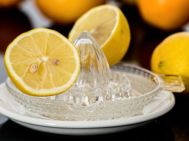Jus de citron au réveil : Bienfait ou risque pour votre santé ?