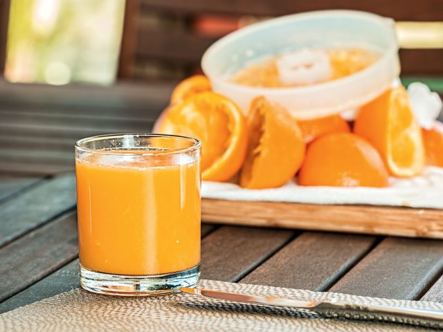 Le jus d’orange pasteurisé est-il vraiment sans risque pour votre cœur ?